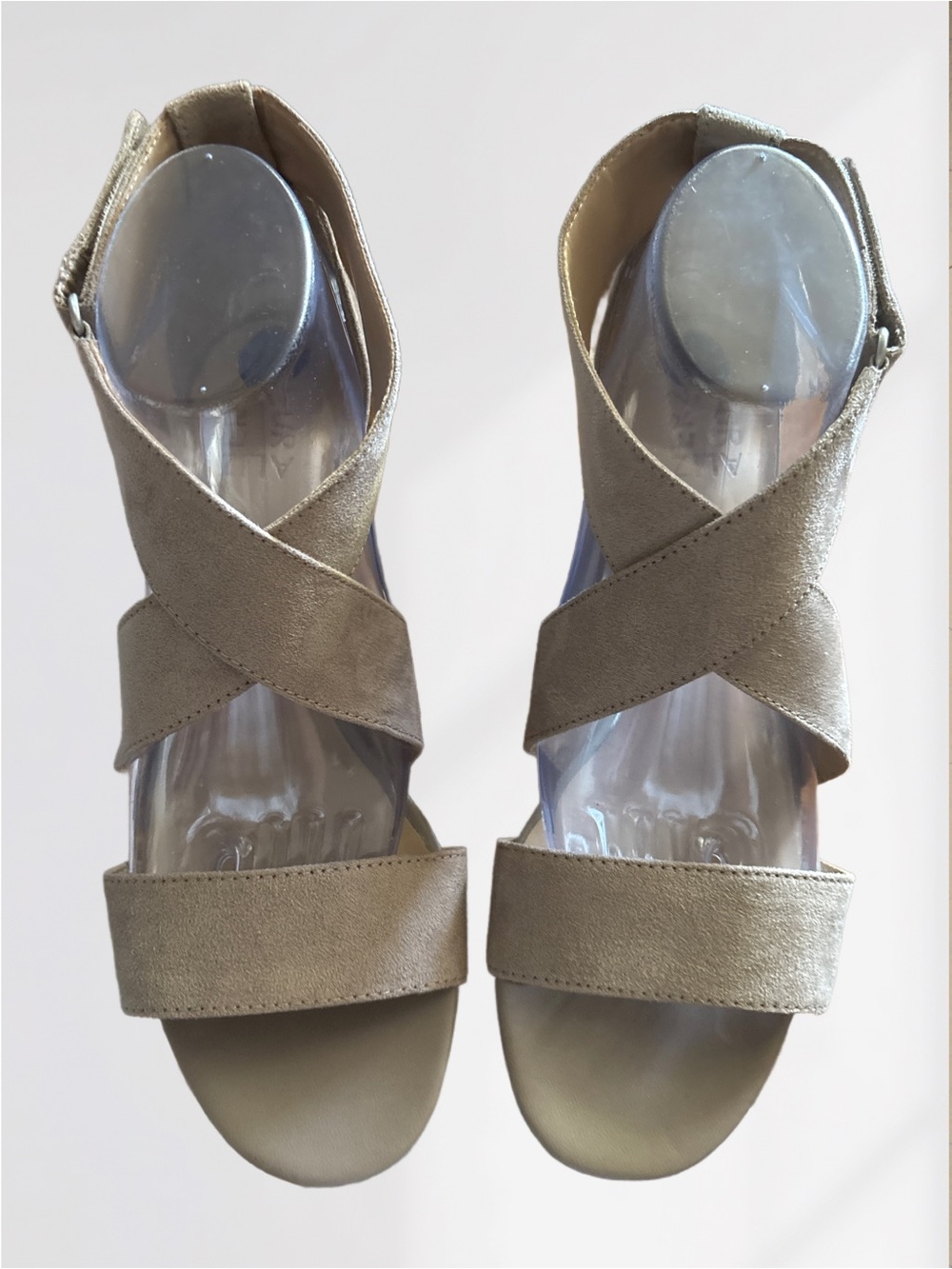 Naturalizer Adele Cross-Strap Women's Sandals in Taupe w/Ankle Buckle size 8.5